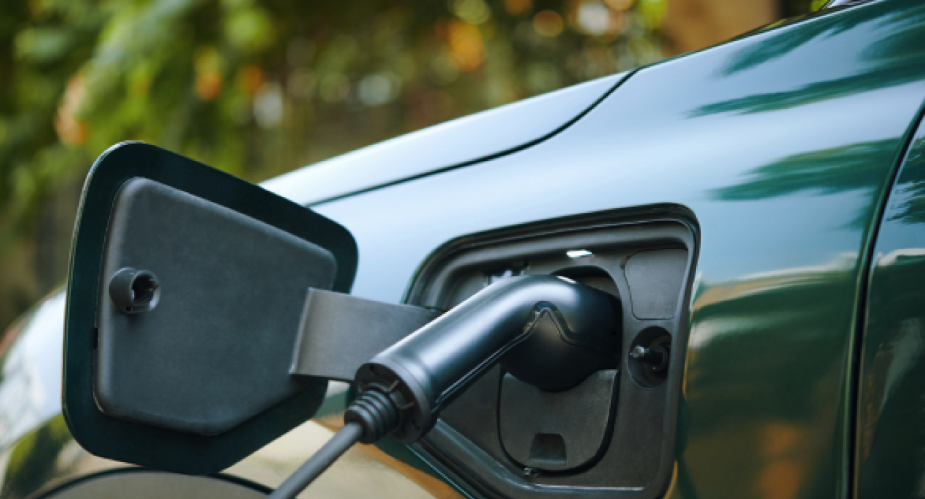 How Heatwaves and Cold Snaps Affect Your EV Charging Performance in Cheshunt