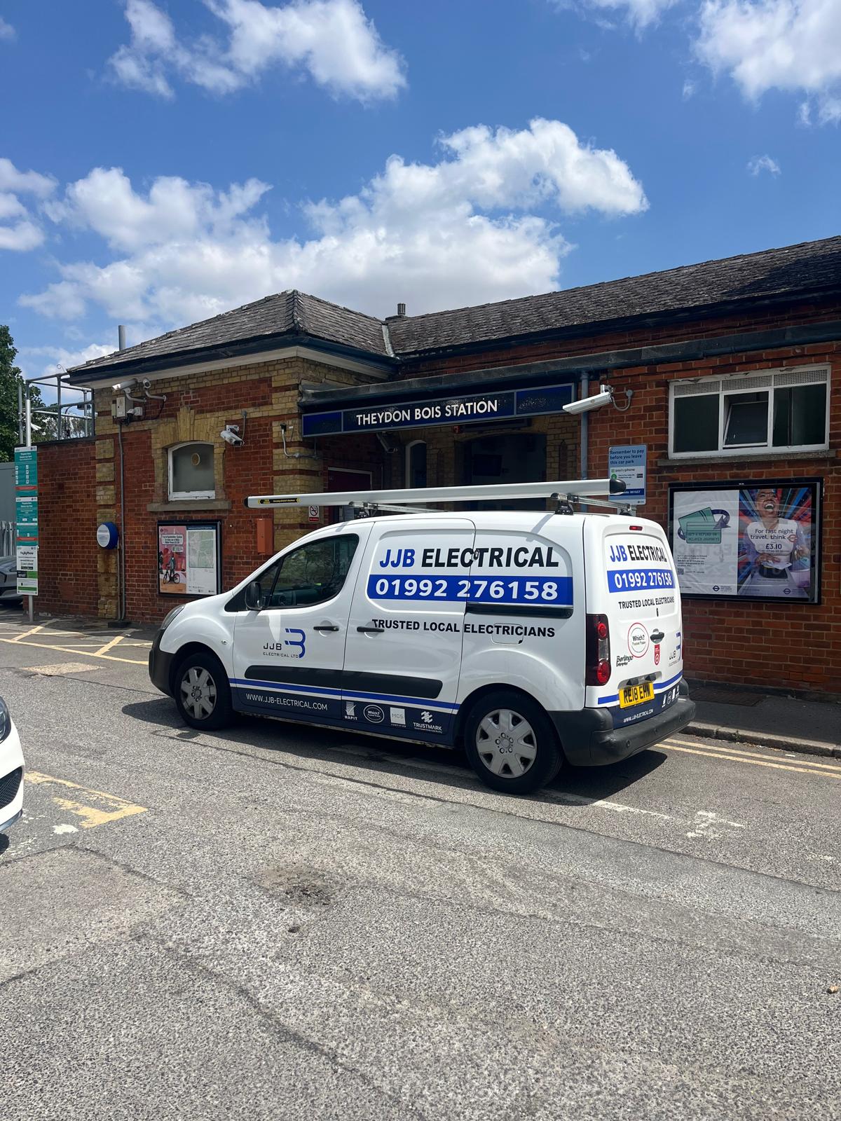 Electrician in Theydon Bois