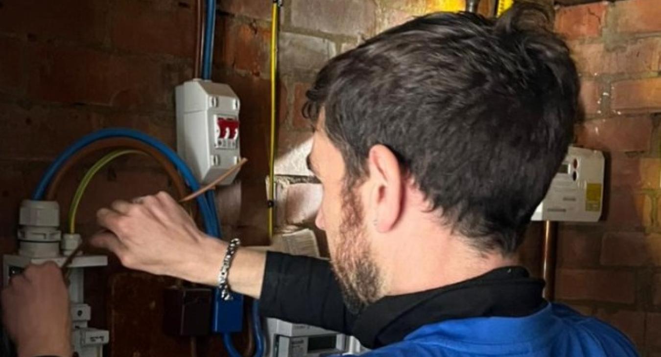 How Do You Know If Your Home Needs a Full Rewire in Harlow?