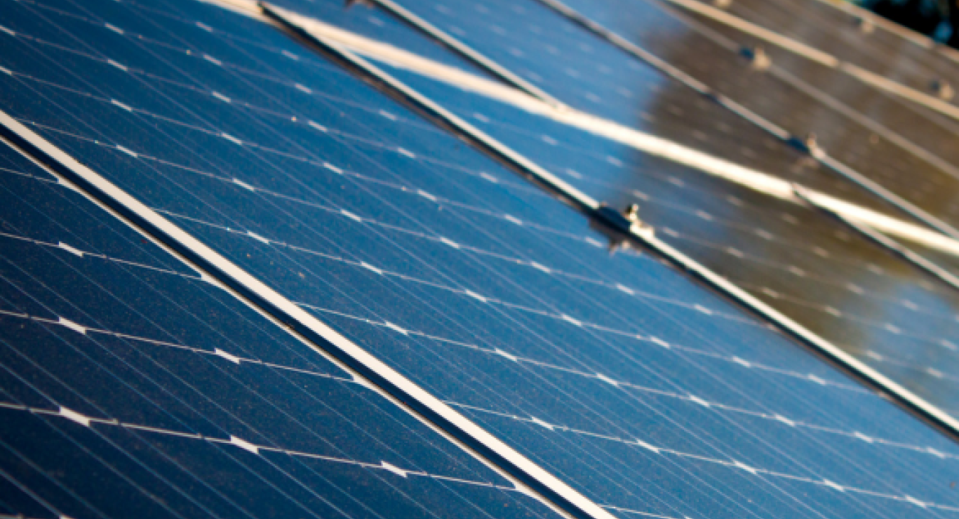 Can Solar Panels Help You Use Less Grid Electricity During Peak Hours in Hertfordshire?